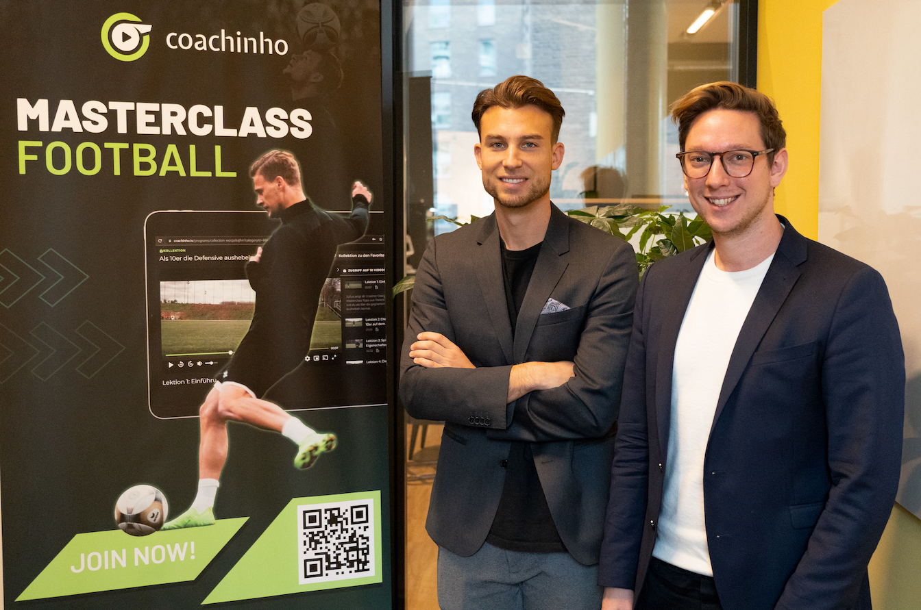 Die beiden Gründer von Coachinho.tv Dennis Eck (links) und Max Knorreck