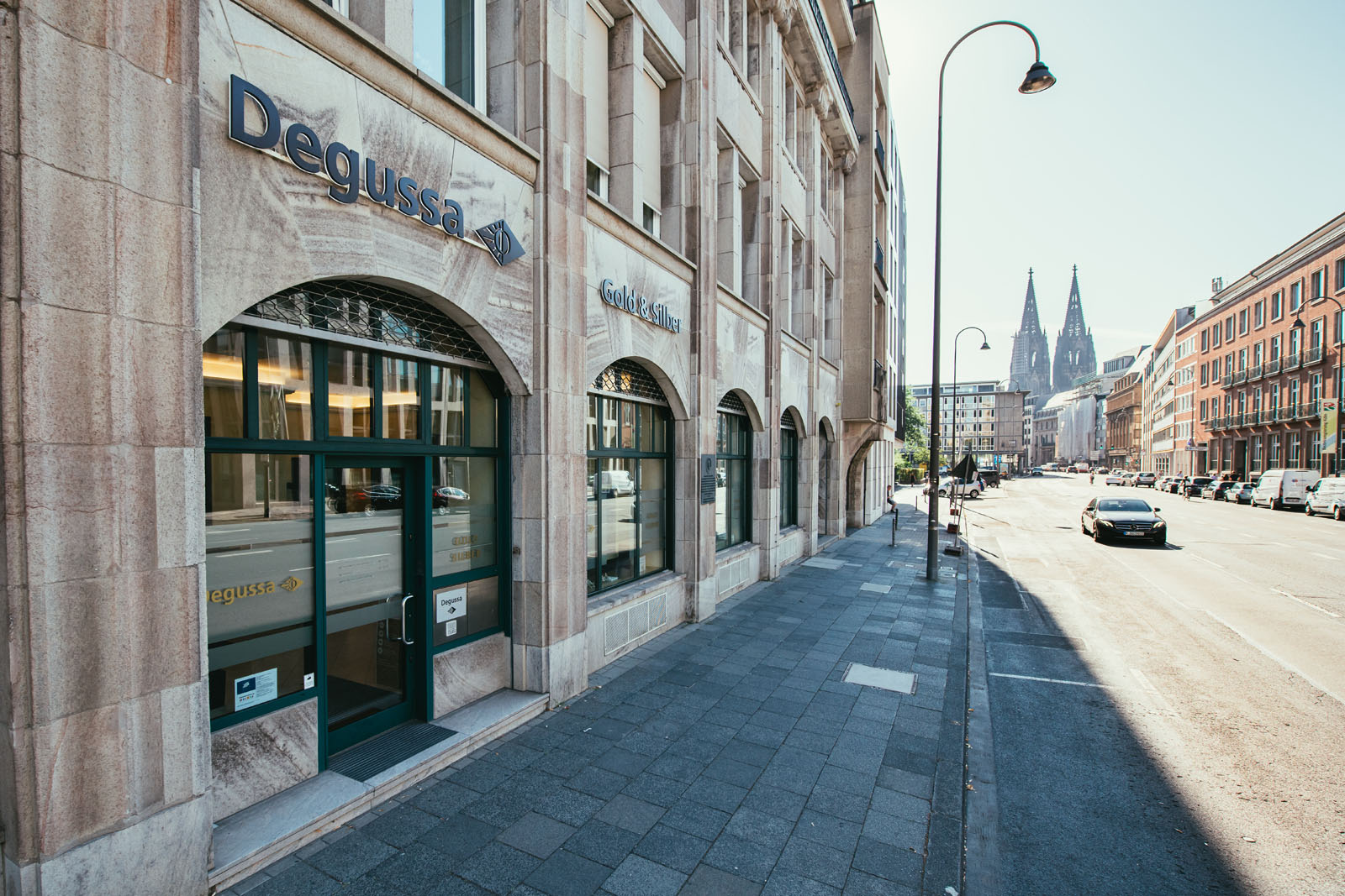 Niederlassung der Degussa Goldhandel in Köln auf insgesamt 800 qm erweitert. (Bildquelle: @degussa) Niederlassung der Degussa Goldhandel in Köln auf insgesamt 800 qm erweitert. (Bildquelle: @degussa)
