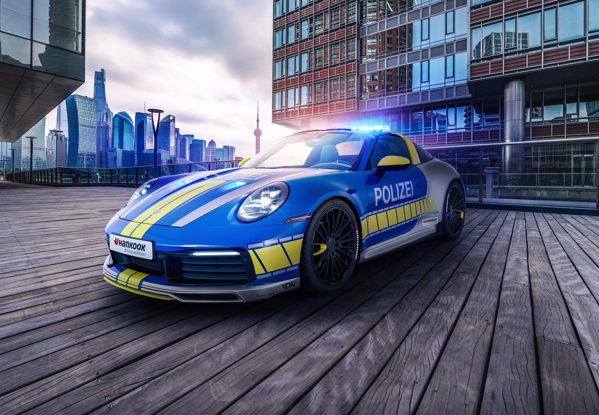 Der TECHART GT ist das neue Kampagnenfahrzeug der Initiative TUNE IT! SAFE! Der TECHART GT ist das neue Kampagnenfahrzeug der Initiative TUNE IT! SAFE!