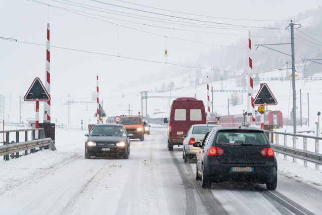 Arbeitnehmer sollten bei Schnee und Eis genügend Zeit für den Arbeitsweg einplanen. (Bildquelle: ERG Arbeitnehmer sollten bei Schnee und Eis genügend Zeit für den Arbeitsweg einplanen. (Bildquelle: ERG