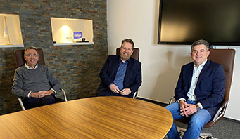 v.l.n.r.: Geschäftsführung Consist und Head of Channel& Alliances, EMEA Central Tanium v.l.n.r.: Geschäftsführung Consist und Head of Channel& Alliances, EMEA Central Tanium