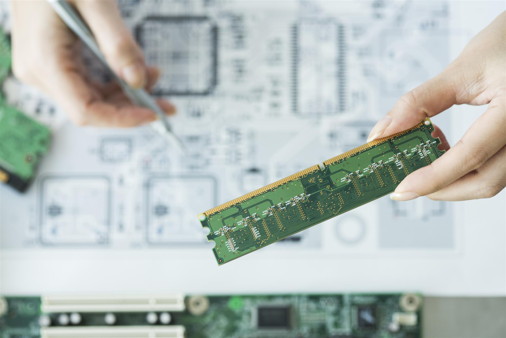 Elektronikfabrik Limtronik: Wachstum trotz Bauteileknappheit