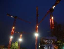 Überdimensionale Adventskerzen auf der Baustelle von „DER bogen“. © DER bogen GmbH & Co. KG Überdimensionale Adventskerzen auf der Baustelle von „DER bogen“. © DER bogen GmbH & Co. KG