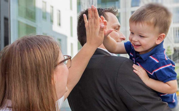 globegarden pays women and men equally