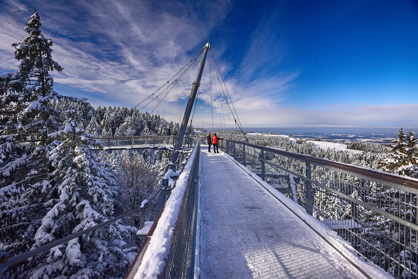 Traumhafte Winterlandschaften - der skywalk allgäu startet am 25.12.2021 sein Winterzauber-Programm.