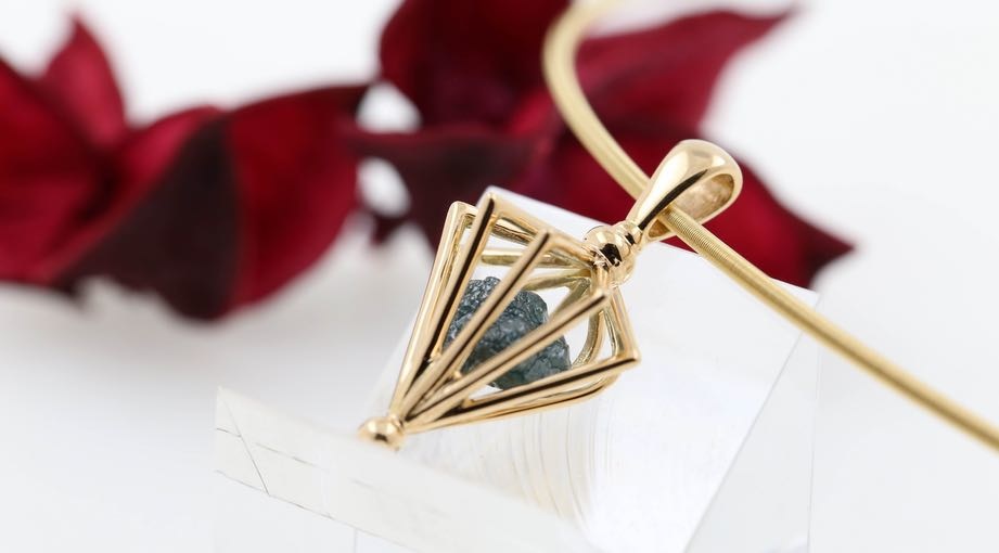 Unikatschmuck unterscheidet sich deutlich von der Massenware. Unikatschmuck unterscheidet sich deutlich von der Massenware.