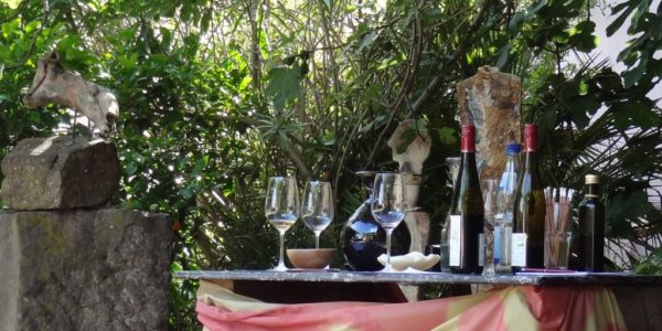 Eine Weinprobe in der Pfalz bietet einen Einblick in die Welt der Weine.