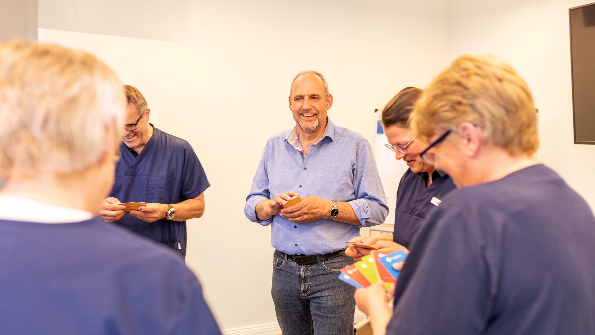 Dr. Peter-Nahne Jens schildert, worauf es bei derÜbernahme einer Tierarztpraxis oder Klinik mit Tea Dr. Peter-Nahne Jens schildert, worauf es bei derÜbernahme einer Tierarztpraxis oder Klinik mit Tea
