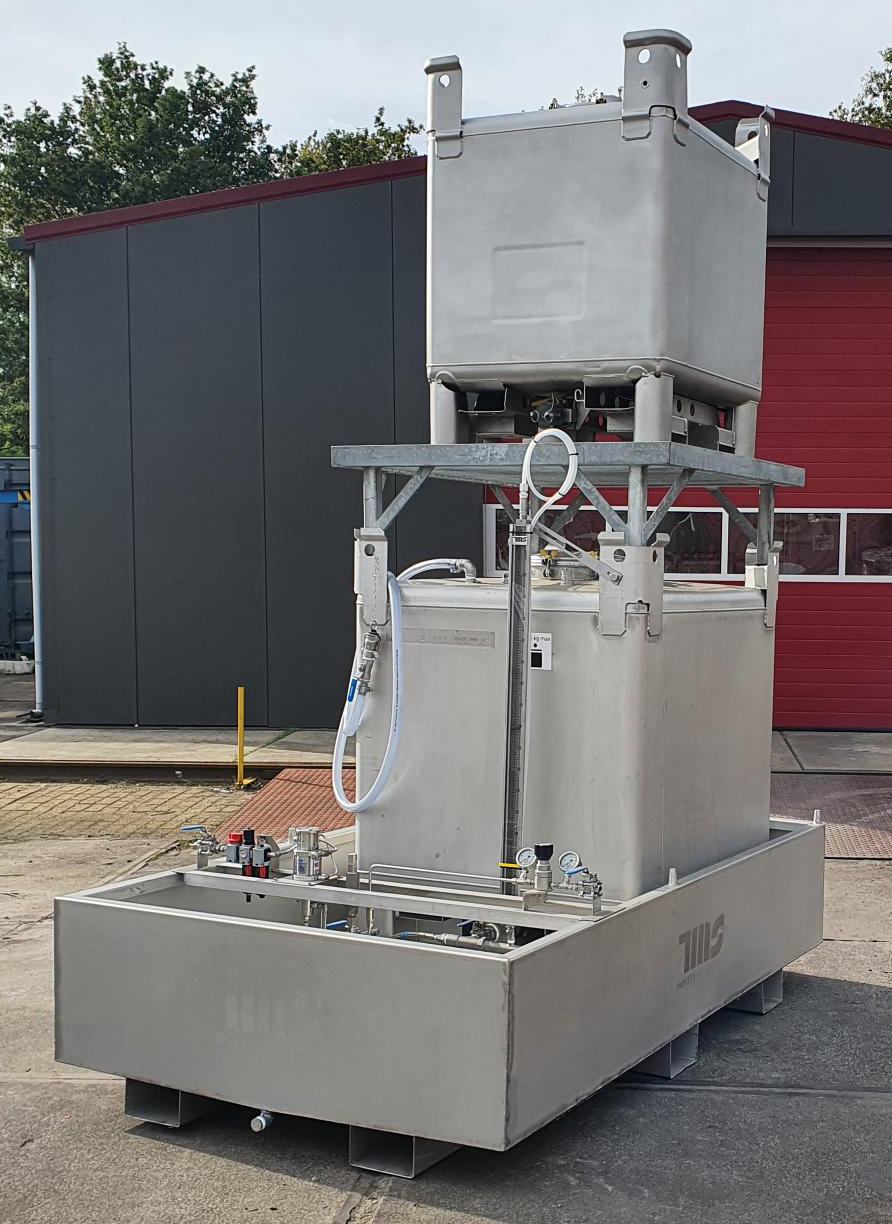 Stationäre Auffangwanne mit Muttercontainer sowie flexibler Tochterstation zur Nachbefüllung. (Bildquelle: Schäfer Werke GmbH) Stationäre Auffangwanne mit Muttercontainer sowie flexibler Tochterstation zur Nachbefüllung. (Bildquelle: Schäfer Werke GmbH)
