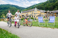 Radtour mit der ganzen Familie (c)kaindlstorfer (Riverresort Donauschlinge)