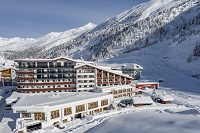 Winterliche Außenansicht Hotel Hochfirst (c) Alexander Maria Lohmann (Alpen-Wellness Resort Hochfirs
