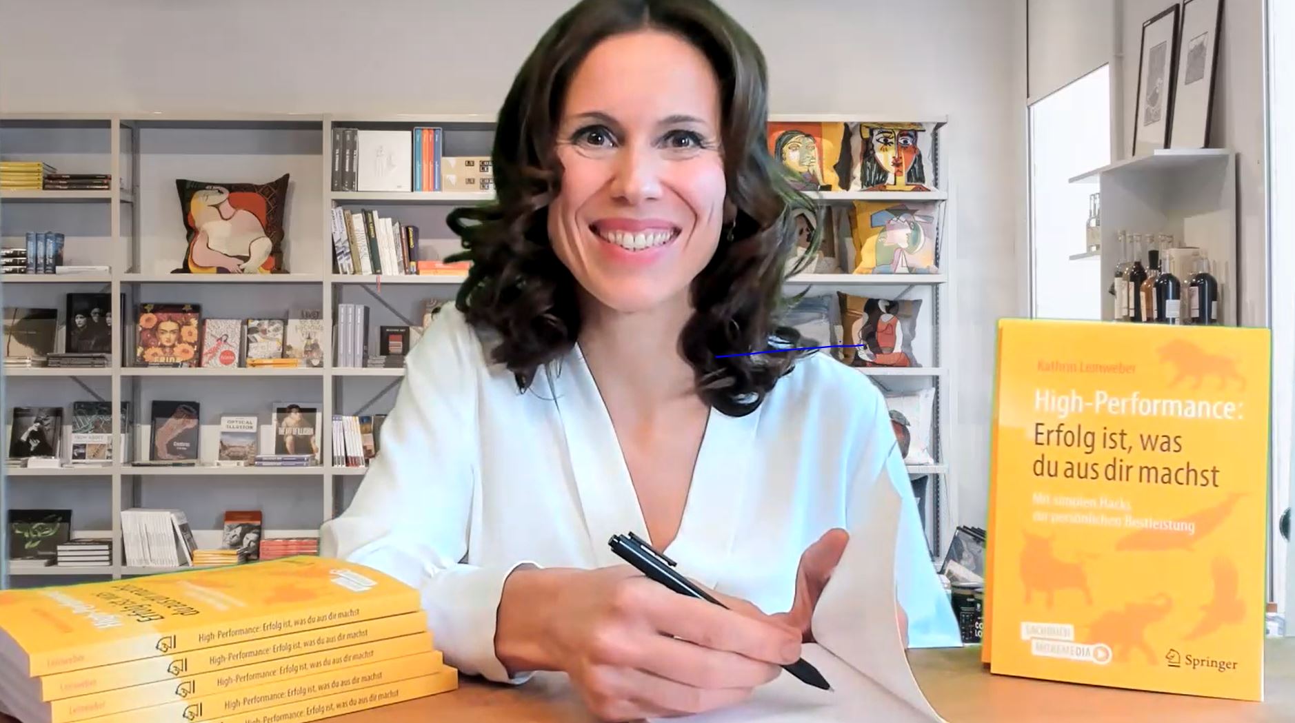 Autorin Kathrin Leinweber beim Bücher signieren Autorin Kathrin Leinweber beim Bücher signieren
