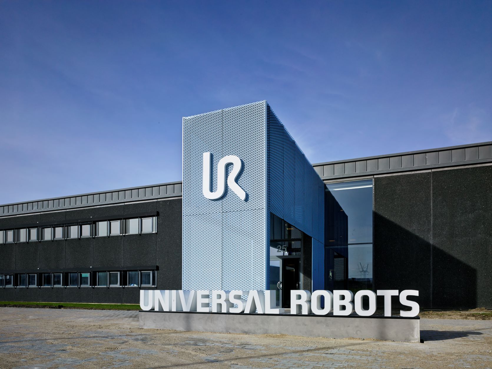 Die Außenansicht des UR-Hauptquartiers in Odense. (Bildquelle: (c) Universal Robots) Die Außenansicht des UR-Hauptquartiers in Odense. (Bildquelle: (c) Universal Robots)