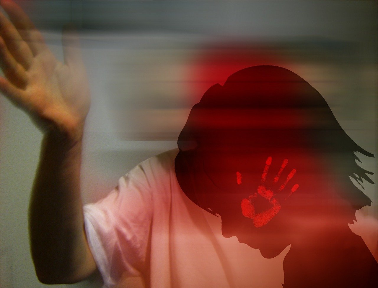 Vernachlässigung, Alkoholismus, psychische-körperliche Misshandlung verursachen später oft Sucht Vernachlässigung, Alkoholismus, psychische-körperliche Misshandlung verursachen später oft Sucht