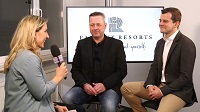 Caroline Mayer im Gespräch mit Wilhelm Operschal und Martin Falk (Familux Resorts) Caroline Mayer im Gespräch mit Wilhelm Operschal und Martin Falk (Familux Resorts)
