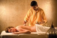 Ayurveda mit Spezialisten aus Indien (c) Bernhard Bergmann (Hotel Larimar)
