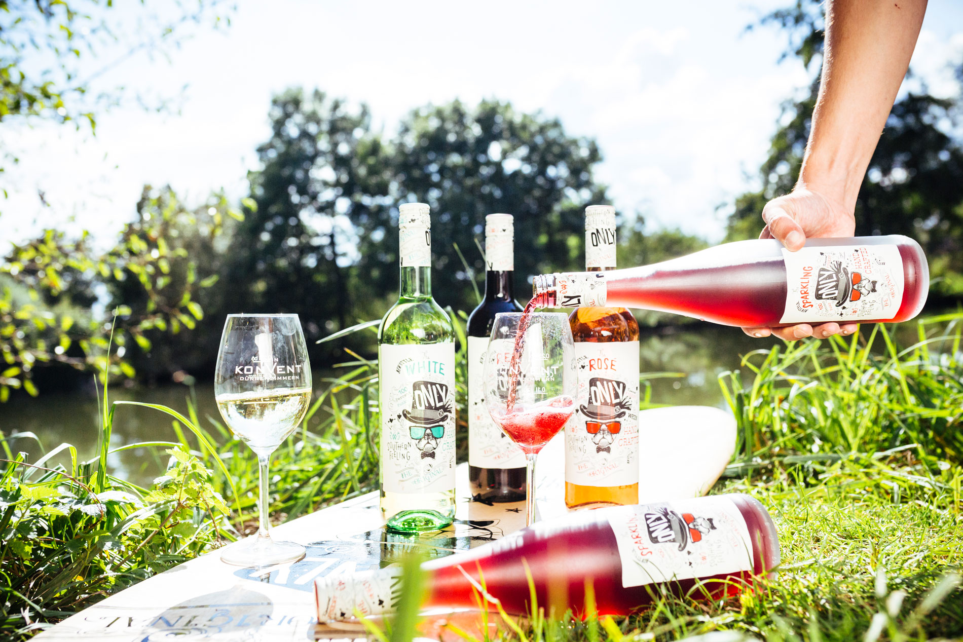 Only-Weinfamilie des Weinkonvent Dürrenzimmern mit Secco Pluse und Secco White (Bildquelle: Bild: Dennis Dorwarth) Only-Weinfamilie des Weinkonvent Dürrenzimmern mit Secco Pluse und Secco White (Bildquelle: Bild: Dennis Dorwarth)