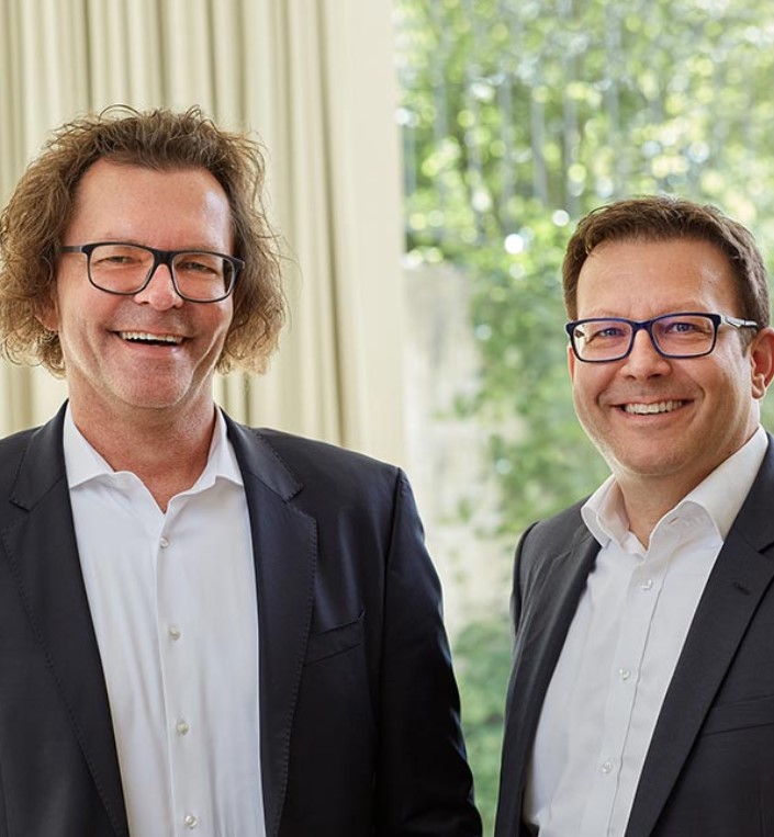 Foto v.l.n.r: WEKA MEDIA-Geschäftsführer Stephan Behrens und Michael Bruns