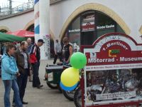 Zum 1. Mai lud das Erste Berliner DDR Motorrad-Museum zum Feiern und zur Ost-City-Tour ein Zum 1. Mai lud das Erste Berliner DDR Motorrad-Museum zum Feiern und zur Ost-City-Tour ein