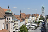 Theresienplatz in der Straubinger Altstadt (Hotel Asam) Theresienplatz in der Straubinger Altstadt (Hotel Asam)