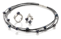 Schmuckset TeNo pearls mit peacockfarbenen Süßwasserzuchtperlen Schmuckset TeNo pearls mit peacockfarbenen Süßwasserzuchtperlen
