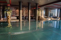 Die letzten Sonnenstrahlen am Indoor-Pool genießen (c) Angerhof Die letzten Sonnenstrahlen am Indoor-Pool genießen (c) Angerhof