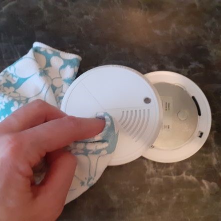 In den Frühjahrsputz sollten auch die Rauchmelder mit einbezogen werden. Foto: 