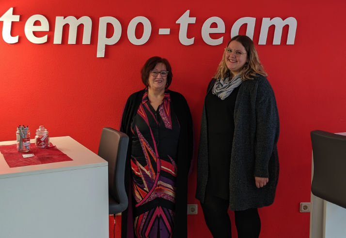 Ilka La Greca und Laura Müller im neuen Büro von Tempo-Team Personaldienstleistungen in Wittlich