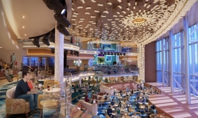 Das beeindruckende, über drei Decks reichende Atrium der Carnival Celebration. Foto: Carival Cruise 