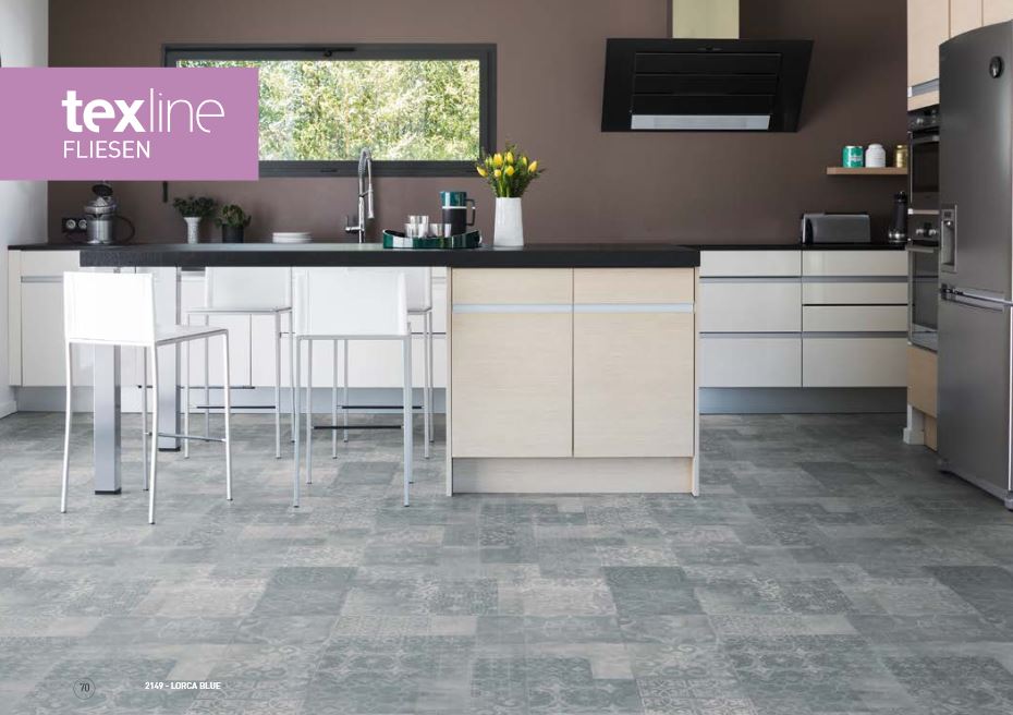 Schnelle Vinylboden Verlegung in Fliesenoptik mit authentischer Optik für die Küche (Bildquelle: @ Gerflor)