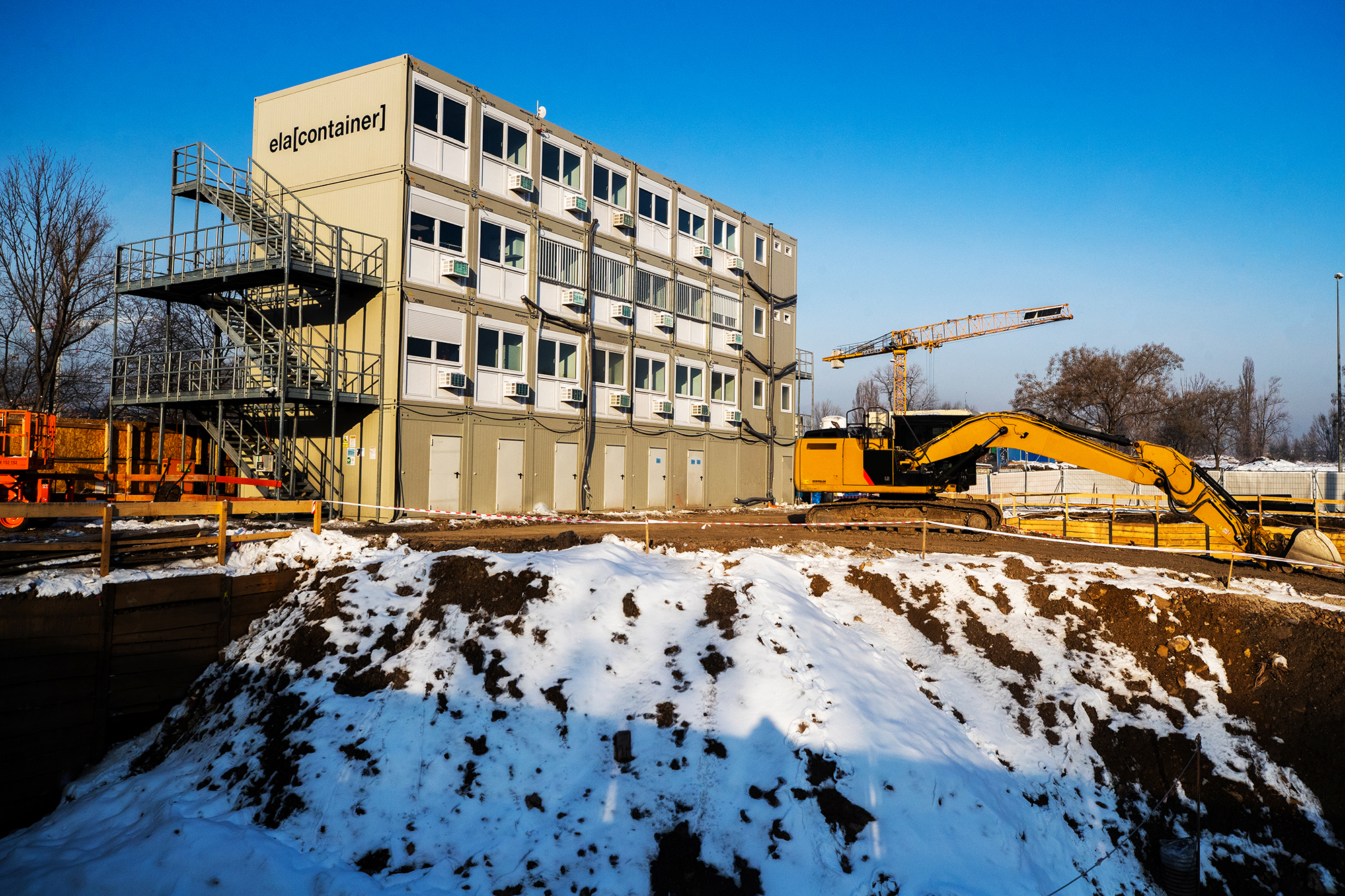 Aufgrund der beengten Platzverhältnisse auf der Baustelle im Prager Zentrum fiel die Entscheidung auf eine vierstöckige Anlage.