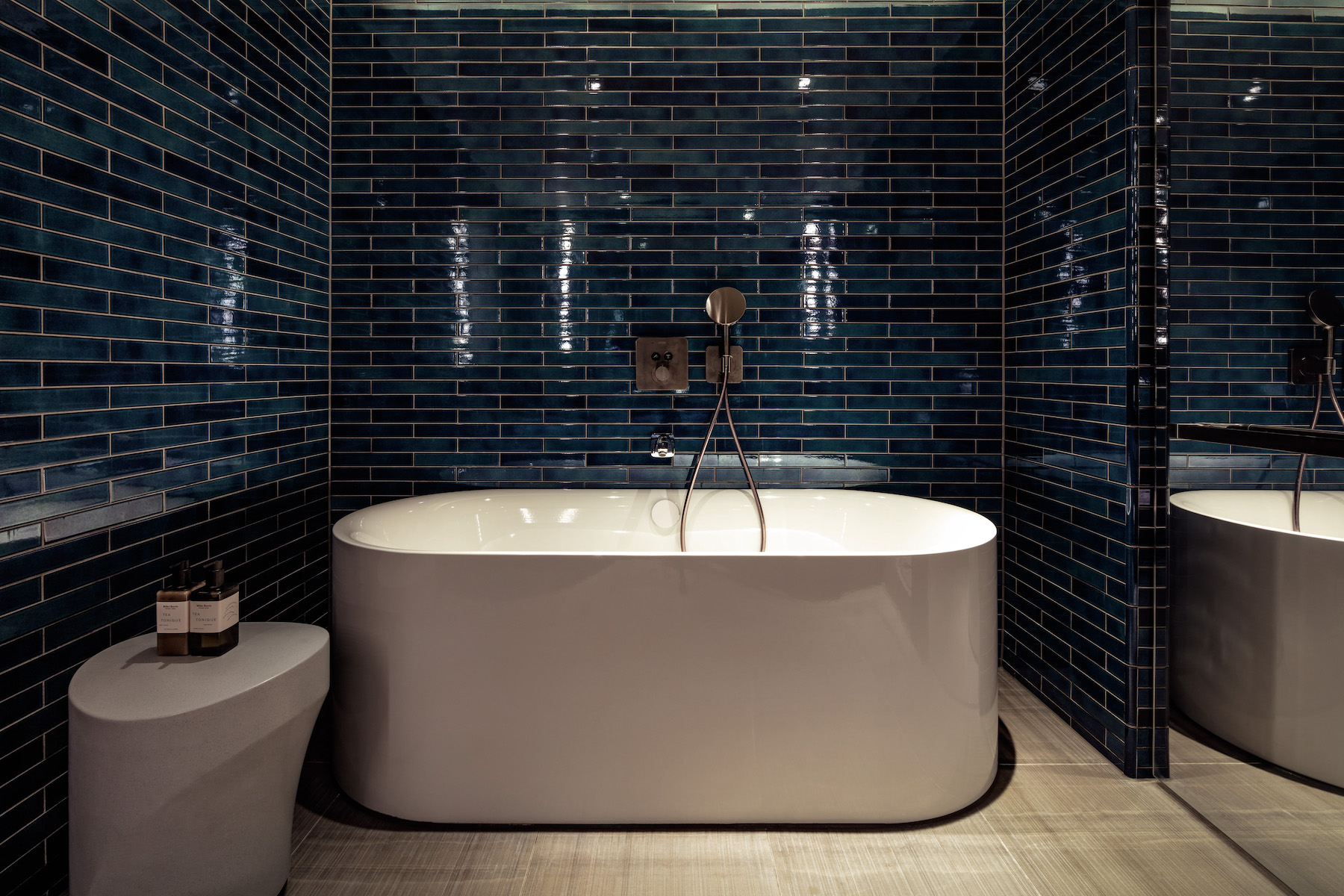 BetteStarlet Flair Oval ist eine ovale Zweisitzer-Badewanne mit mittigem Ablauf.