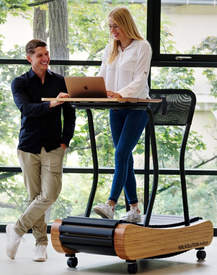 Arbeiten und Bewegung gleichzeitig - das revolutionäre Konzept von Walkolution (© Walkolution GmbH) Arbeiten und Bewegung gleichzeitig - das revolutionäre Konzept von Walkolution (© Walkolution GmbH)
