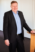Dr. Dirk Platz leitet bei adesso das Versicherungsgeschäft. (Copyright: adesso) Dr. Dirk Platz leitet bei adesso das Versicherungsgeschäft. (Copyright: adesso)