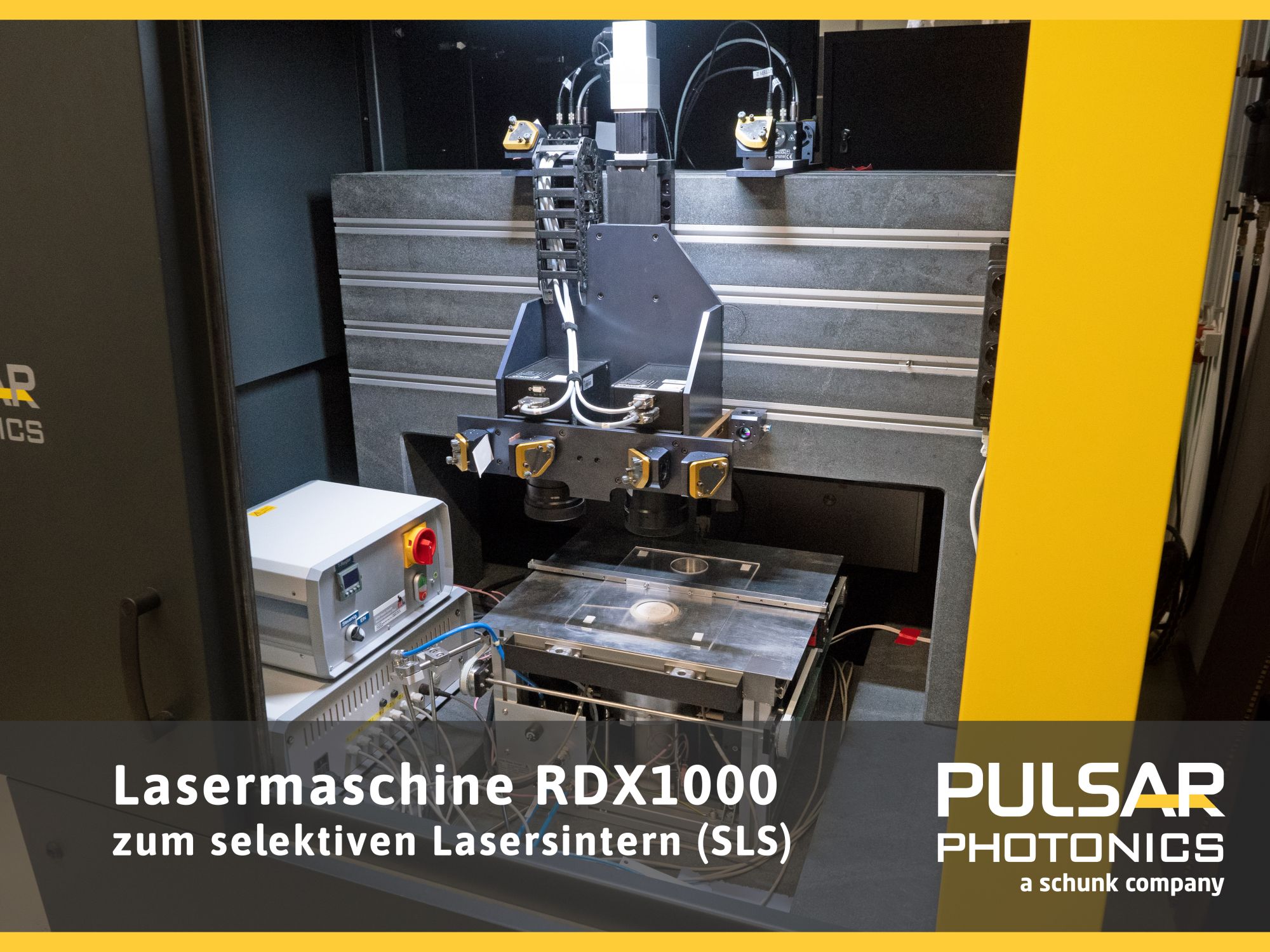 Im Rahmen von„LASERPORE“erweiterte Lasermaschine RDX1000 zum selektiven Lasersintern (SLS) (Bildquelle: EAH Jena)