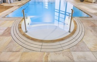 Design-Schwimmbadrost von Emco Bau Design-Schwimmbadrost von Emco Bau
