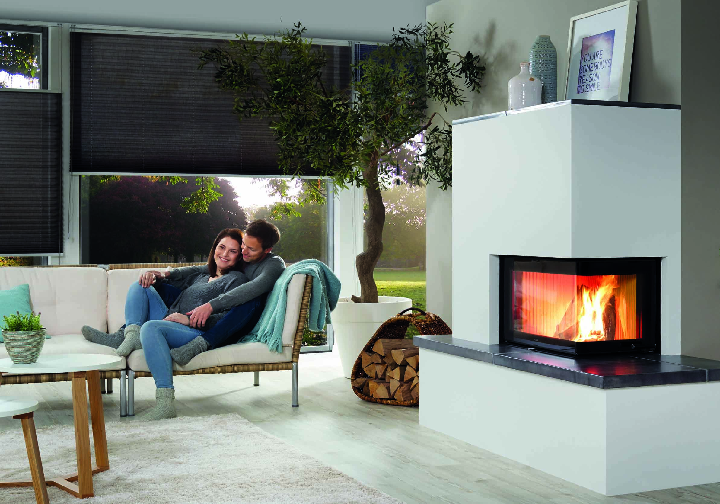Schmaler Heizkamin mit Speicher–Feuer und Wärme auf kleinstem Raum Schmaler Heizkamin mit Speicher–Feuer und Wärme auf kleinstem Raum