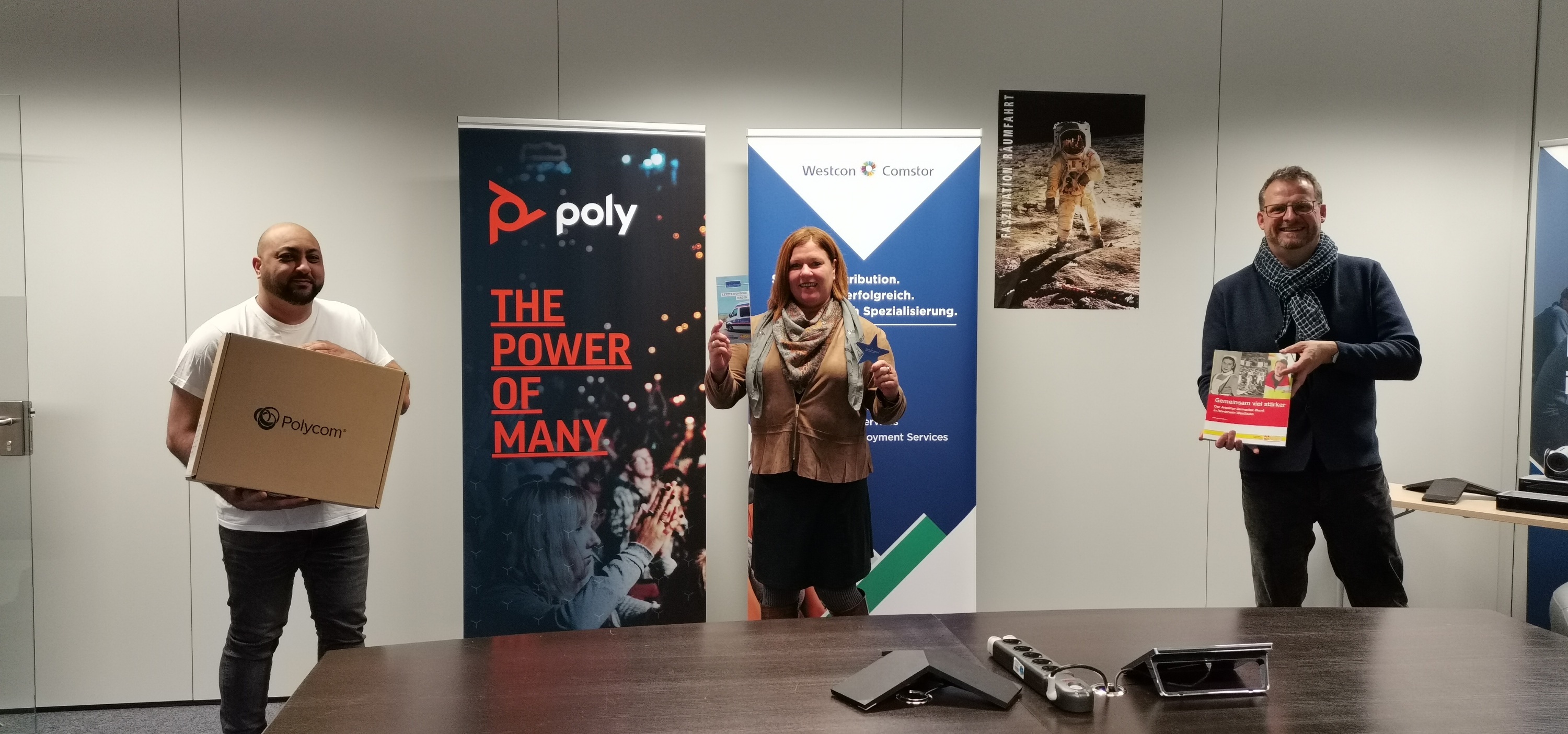 Von links: Mohamed Adli (Westcon), Birgit Kiefer-Kemmerling (Vertiv) und Dr. Stefan Sandbrink (ASB) Von links: Mohamed Adli (Westcon), Birgit Kiefer-Kemmerling (Vertiv) und Dr. Stefan Sandbrink (ASB)