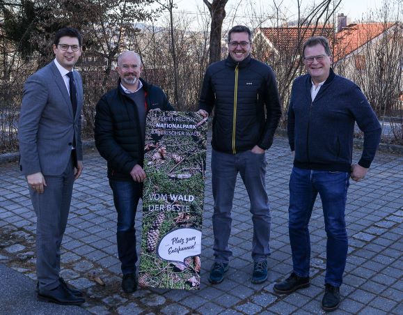 Robert Kürzinger (2. vl) ist neuer Geschäftsführer der Ferienregion Nationalpark Bayerischer Wald (Bildquelle:©FNBW)