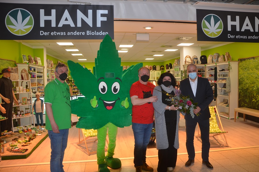 Alles rund um Hanf ab sofort bei"Hanf - der etwas andere Bioladen" im Nedderfeld-Center in Hamburg. (Bildquelle: Foto: Josef König für HdeaB) Alles rund um Hanf ab sofort bei"Hanf - der etwas andere Bioladen" im Nedderfeld-Center in Hamburg. (Bildquelle: Foto: Josef König für HdeaB)