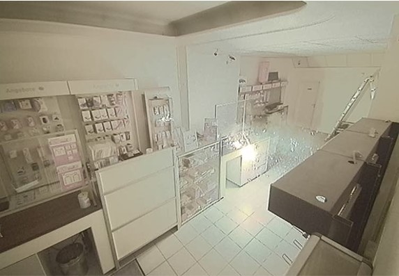 Die Akku-Explosion im Solinger Shop wird von der Verisure Alarmzentrale entdeckt, die gleich handelt Die Akku-Explosion im Solinger Shop wird von der Verisure Alarmzentrale entdeckt, die gleich handelt