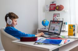 Lernlücken machen sich besonders in den Hauptfächern Mathe, Deutsch und Englisch bemerkbar. Lernlücken machen sich besonders in den Hauptfächern Mathe, Deutsch und Englisch bemerkbar.