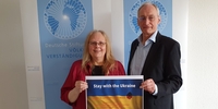 Carmen Lau und Dr. Michael Eckstein stellen den Fonds vor (Foto: Stiftung Völkerverständigung)