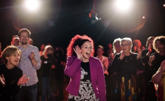 Vera Rasser euphorisiert mit dem Thema Tinnitus und Lebensqualität (Bildquelle: Dominik Pfau)