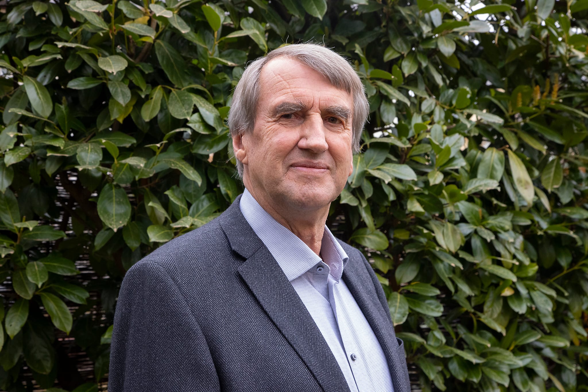 Dr. Thies Claussen Dr. Thies Claussen