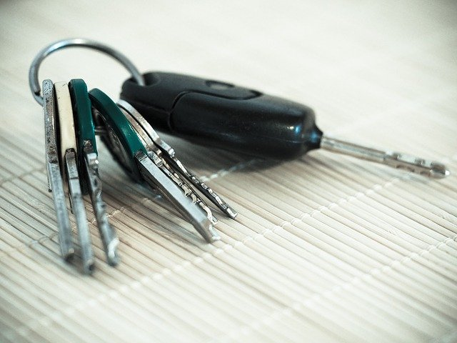 Zylinderschlüssel, Autoschlüssel und weitere Zweitschlüssel (Bildquelle: Creative Commons CC0)