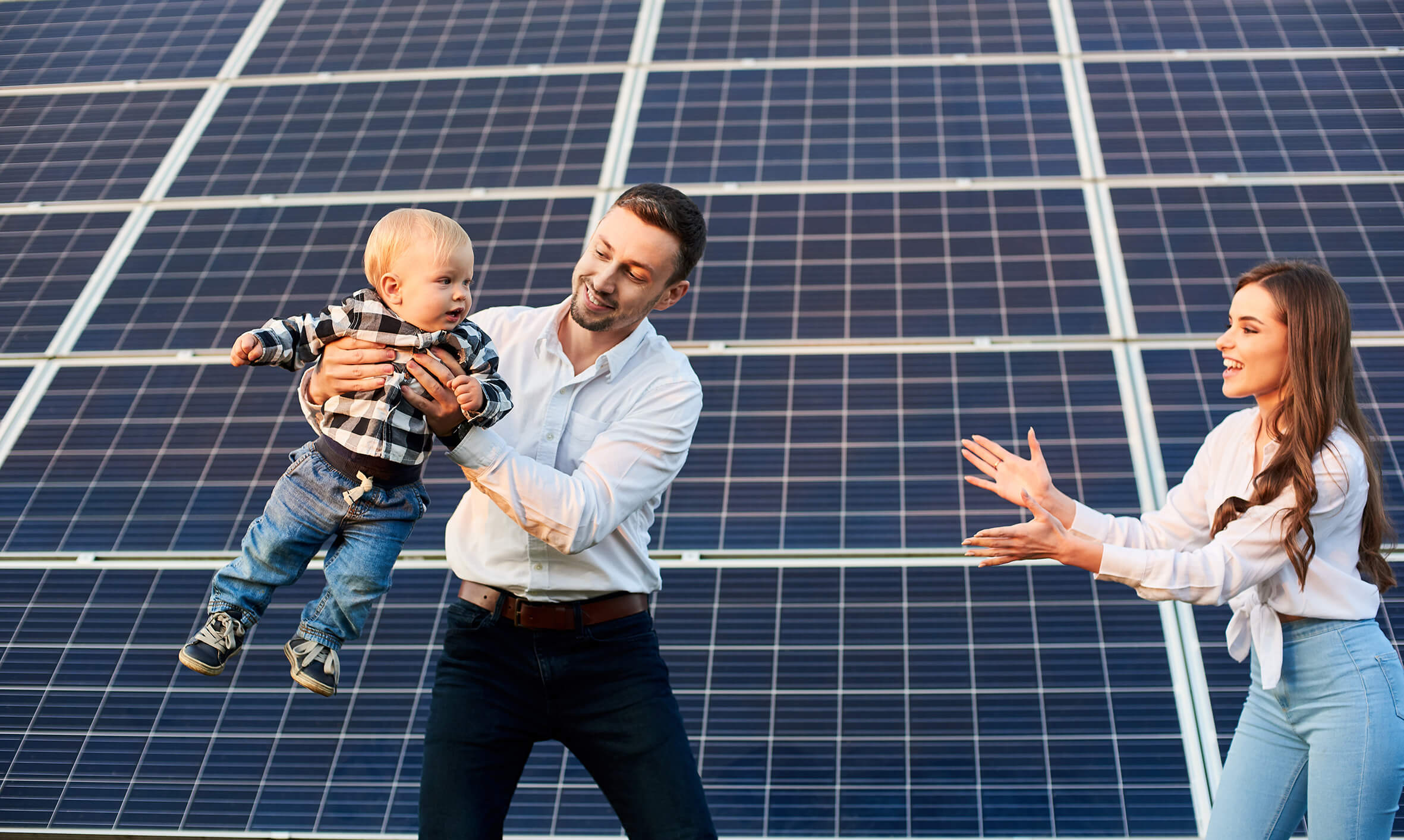 Klarsolar erleichtert Stromkunden in Notversorgung den Wechsel zu autarker Solarenergie.