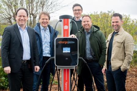 UTA Edenred und ChargePoint - erfolgreiche Zusammenarbeit in Sachen Elektromobilität. UTA Edenred und ChargePoint - erfolgreiche Zusammenarbeit in Sachen Elektromobilität.
