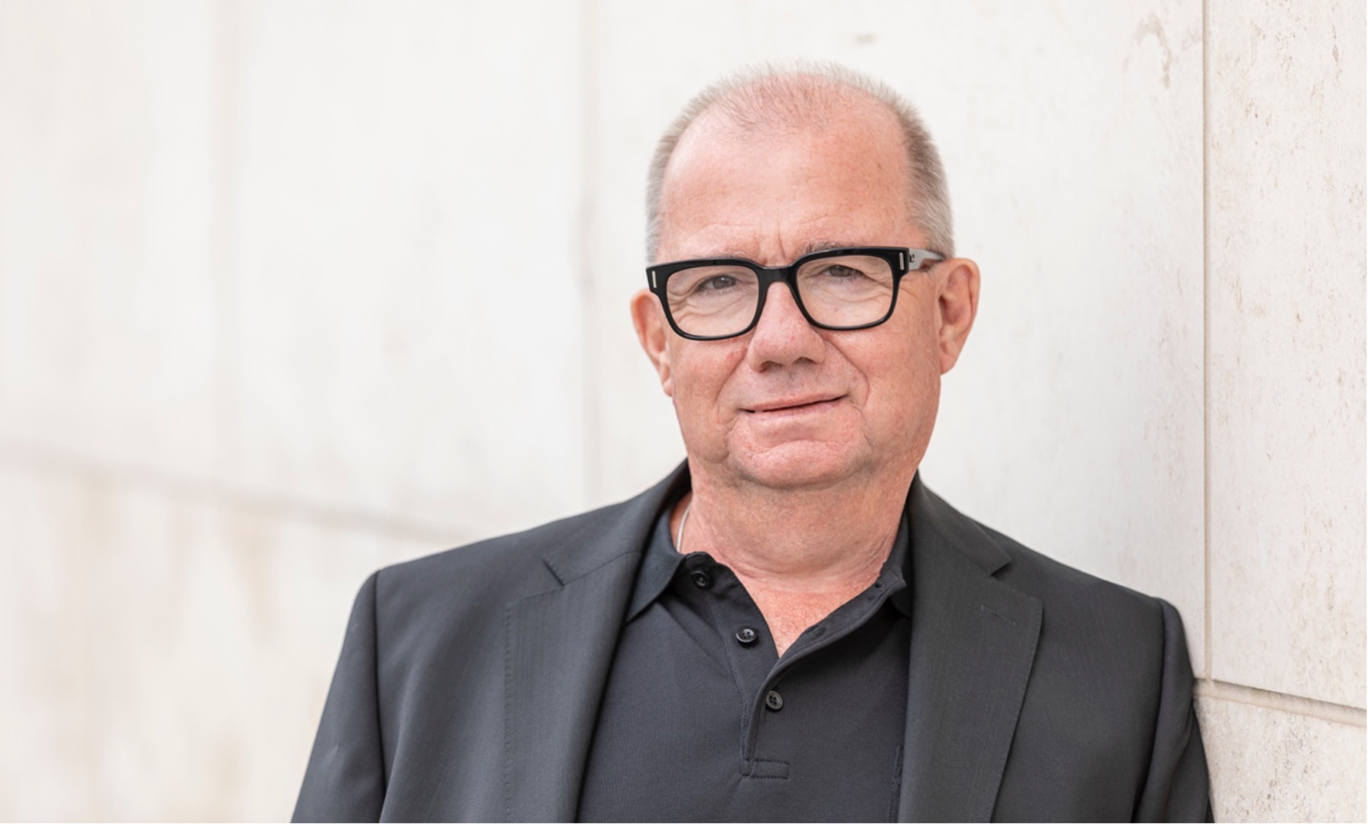 Frank Ertelüber die Eigentümlichkeiten der deutschen Sprache
