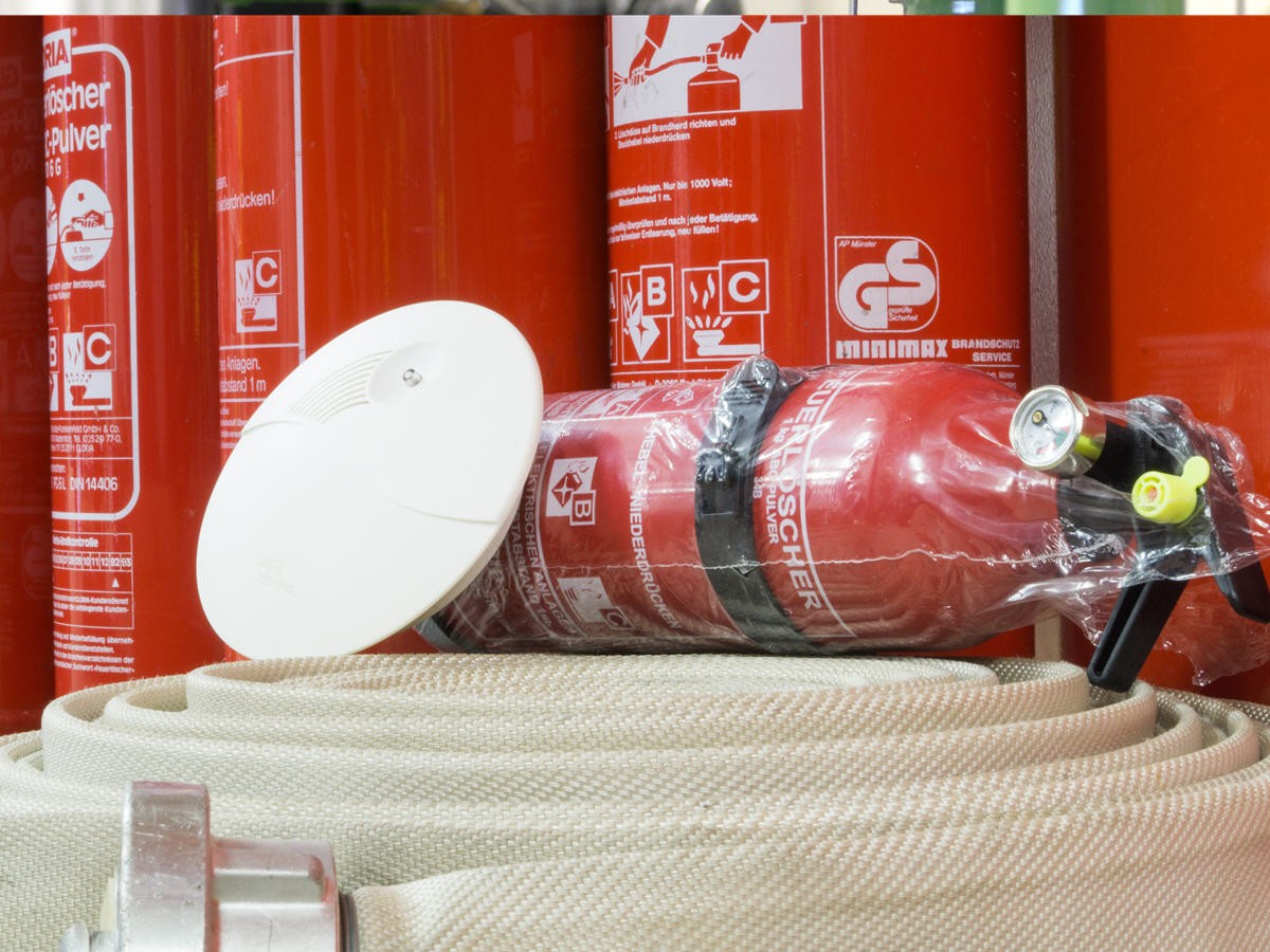 Prüffristenmanagement von Brandschutzeinrichtungen - Feuerlöschern, Brandschutzbegehung (© Hoppe Unternehmensberatung) Prüffristenmanagement von Brandschutzeinrichtungen - Feuerlöschern, Brandschutzbegehung (© Hoppe Unternehmensberatung)